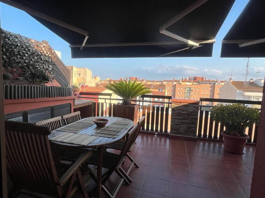 Atico Luminoso Centrico Y Comodo Apartamento Figueres  Exterior foto